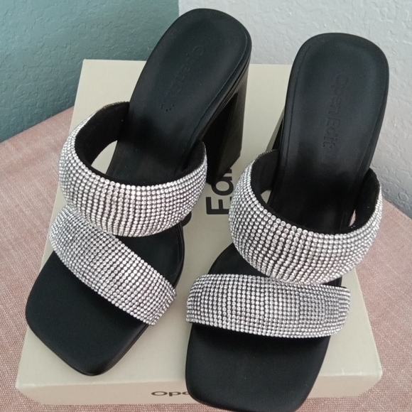 Beautiful NWT and box rhinestone block heels shoes - Picture 2 of 4